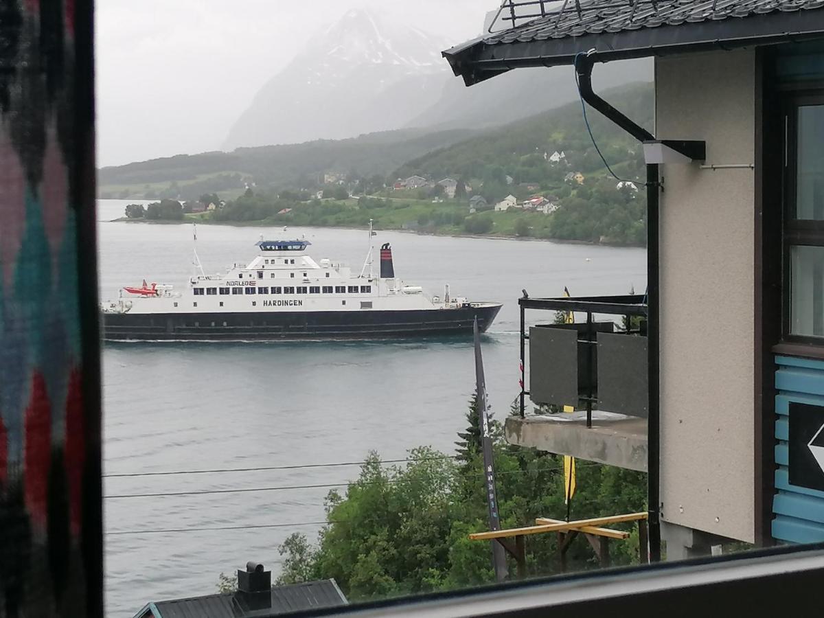 Magic Mountain Lodge - Lyngen Lyngseidet Dış mekan fotoğraf