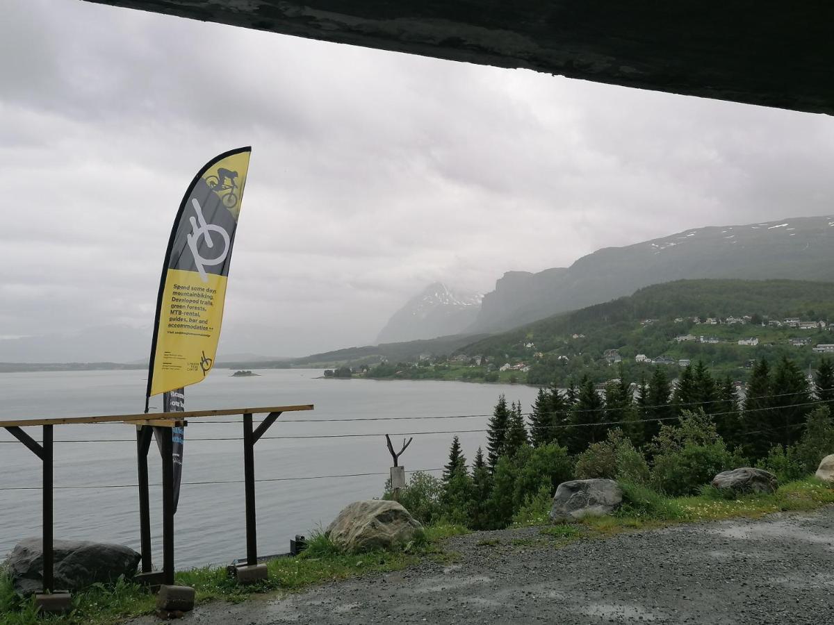 Magic Mountain Lodge - Lyngen Lyngseidet Dış mekan fotoğraf