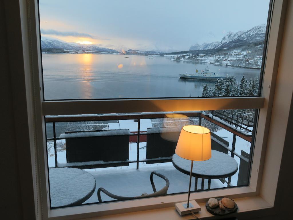 Magic Mountain Lodge - Lyngen Lyngseidet Dış mekan fotoğraf