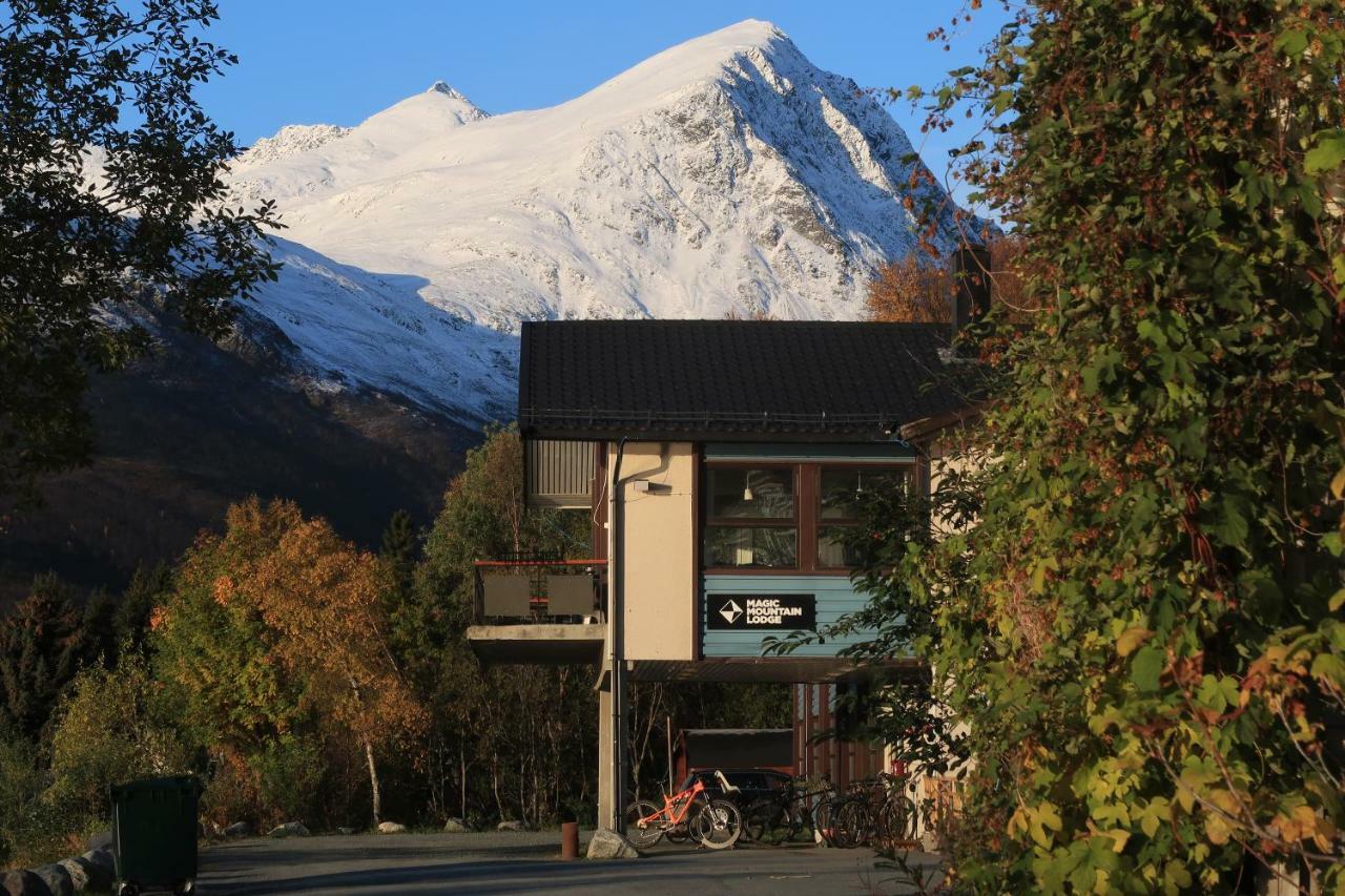 Magic Mountain Lodge - Lyngen Lyngseidet Dış mekan fotoğraf